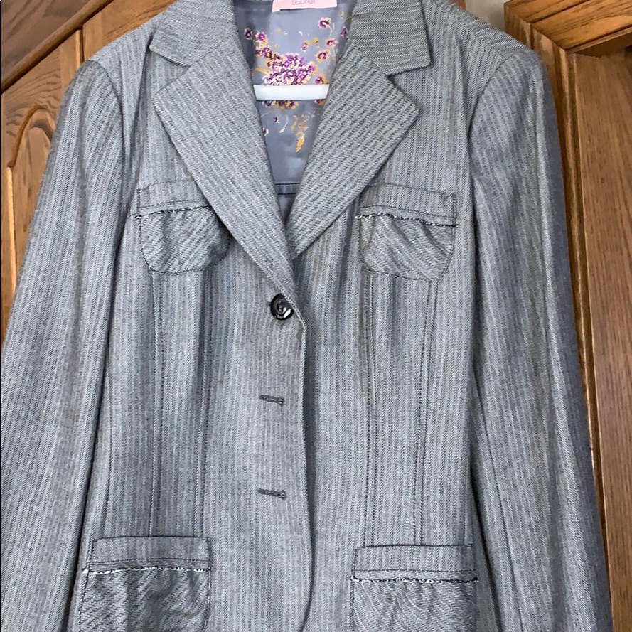 Feminine Grey Tone Jacket
